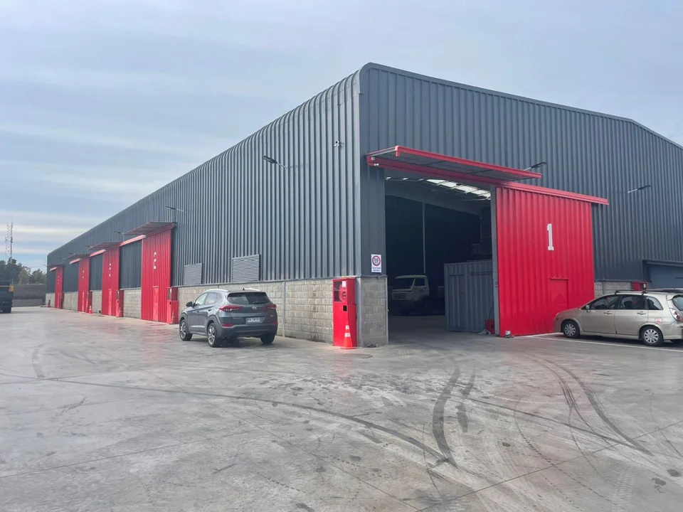 Complejo de bodegas Los Olmos construido en 2024